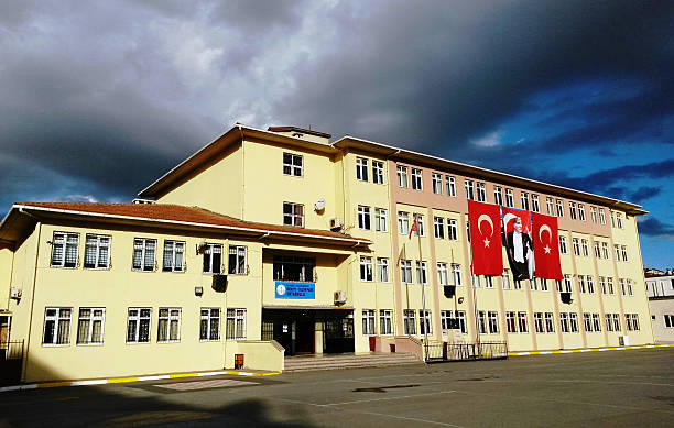 مدرسه ایرانی در ترکیه