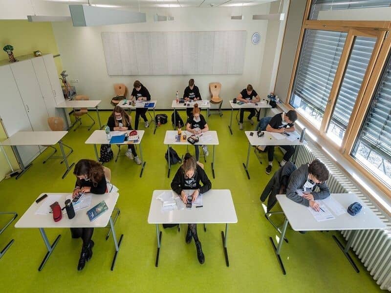 مدرسه ایرانی در هلند
