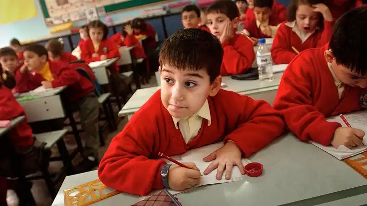 تفاوت مدرسه ایرانی و خارجی